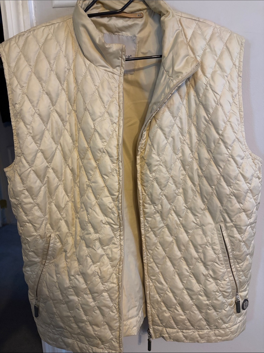Moncler Cream Quilted Diamond-Stitch Sleeveless Vest